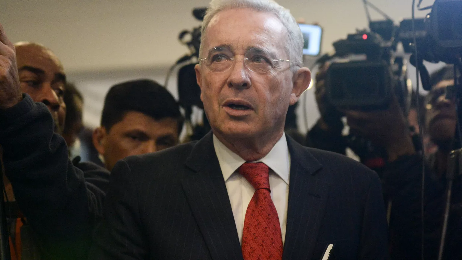 Colombie : Alvaro Uribe Condamné à 12 Ans, Une Première Historique pour un Ancien Président
